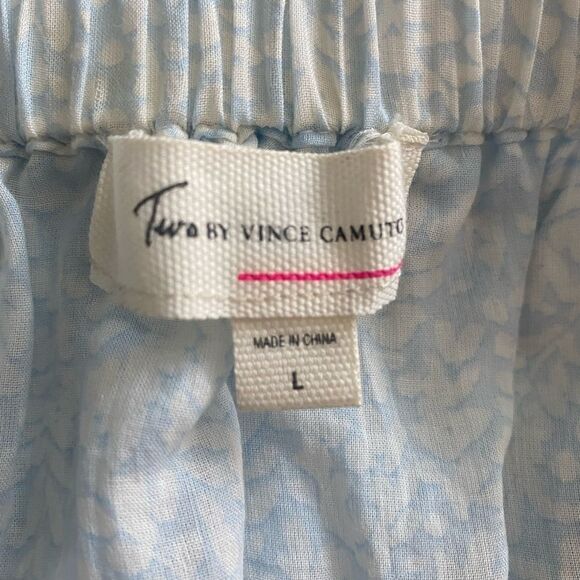 TWO BY VINCE CAMUTO Size L Light Blue Print Off the shoulder top - Picture 5 of 6